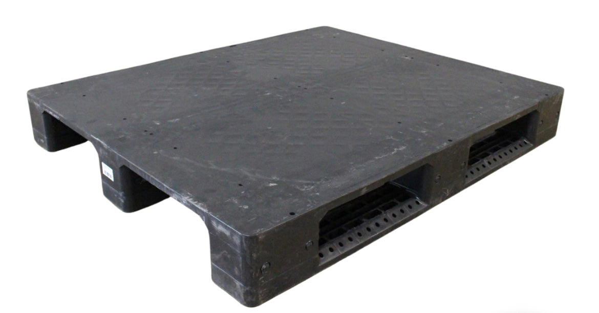 48x40 Solid Top Plastic Pallets